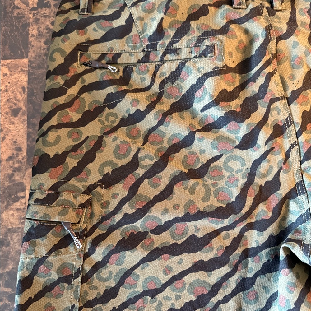 Volcom Hybrid Cargo Shorts - 36 - Camo - Picture 6 of 7